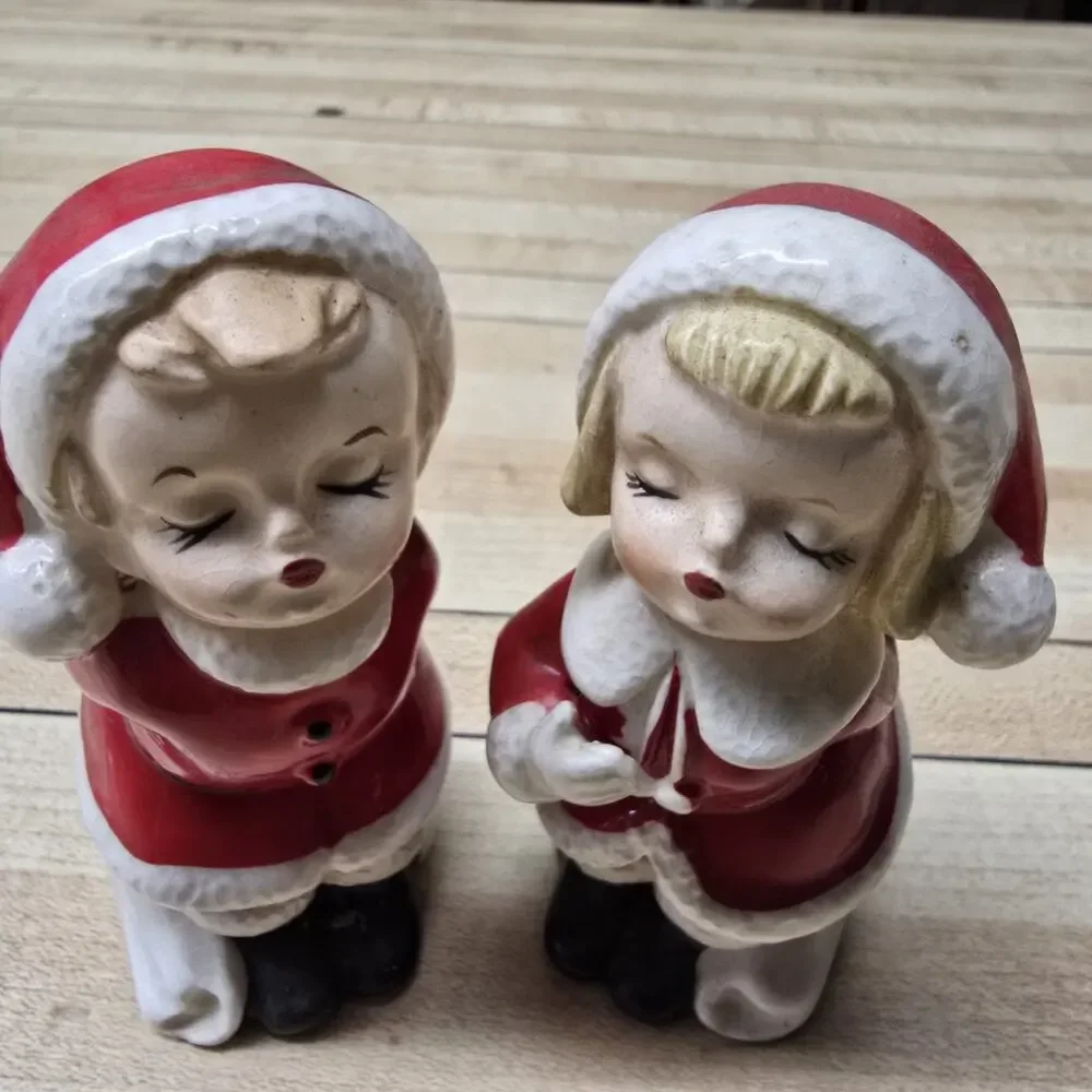 Vintage Kissing Santa Boy &‎ Girl Santa Claus Porcelain Figurines SR Japan